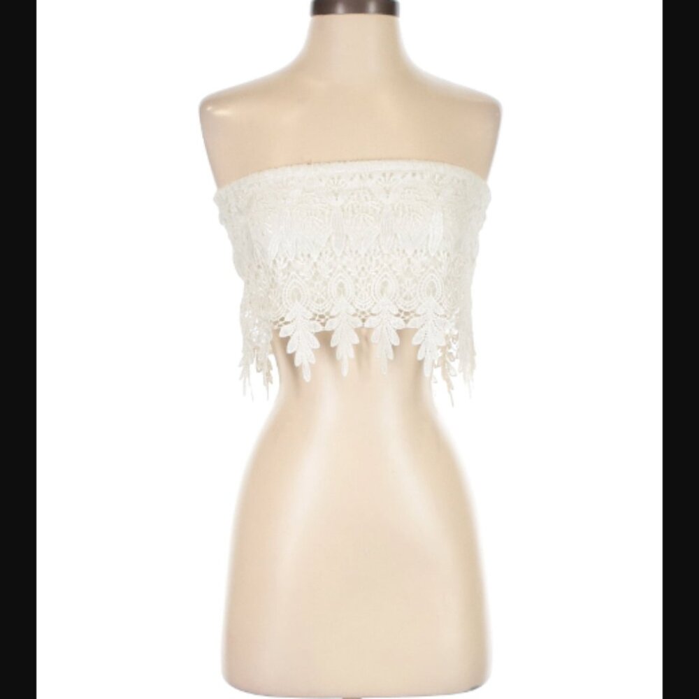 Chic Lace Crop Top - White